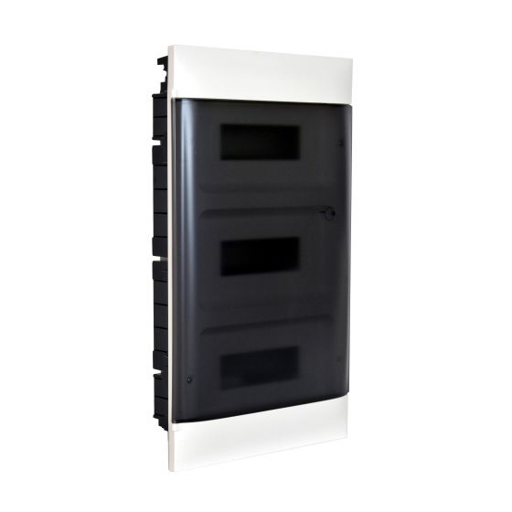 Tablero resina legrand 36 polos de empotrar puerta ahumada